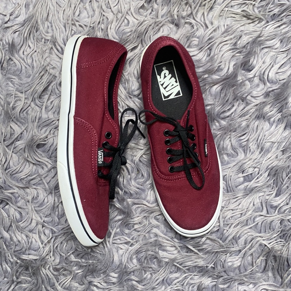 Vans AUTHENTIC SHOE Size 7 - Picture 2 of 4